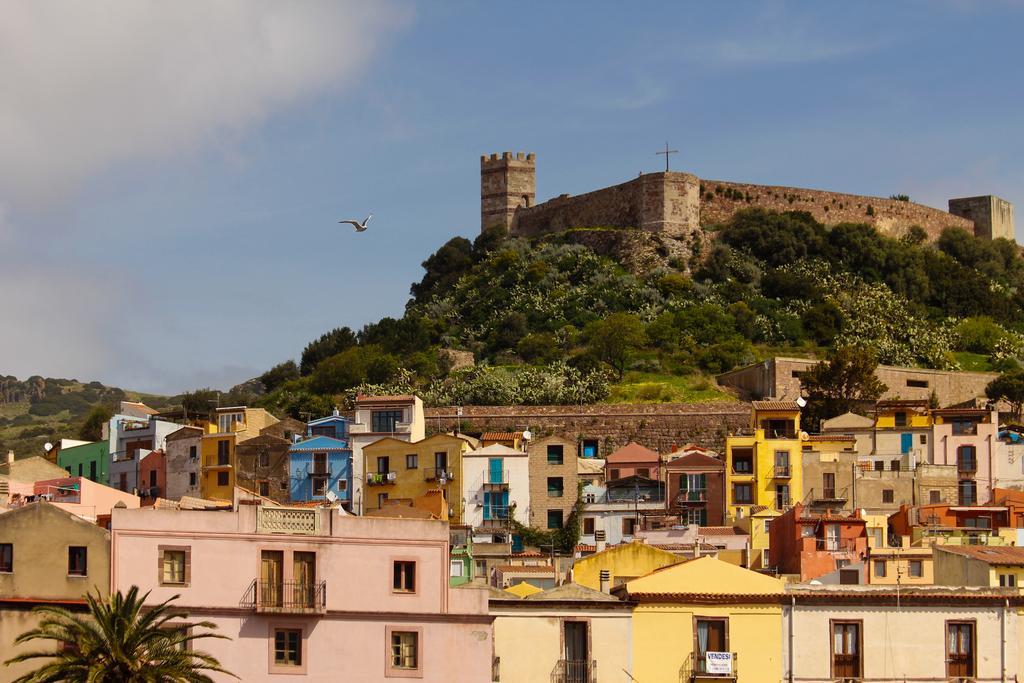 Sardinian Gallery Corso 博萨 外观 照片