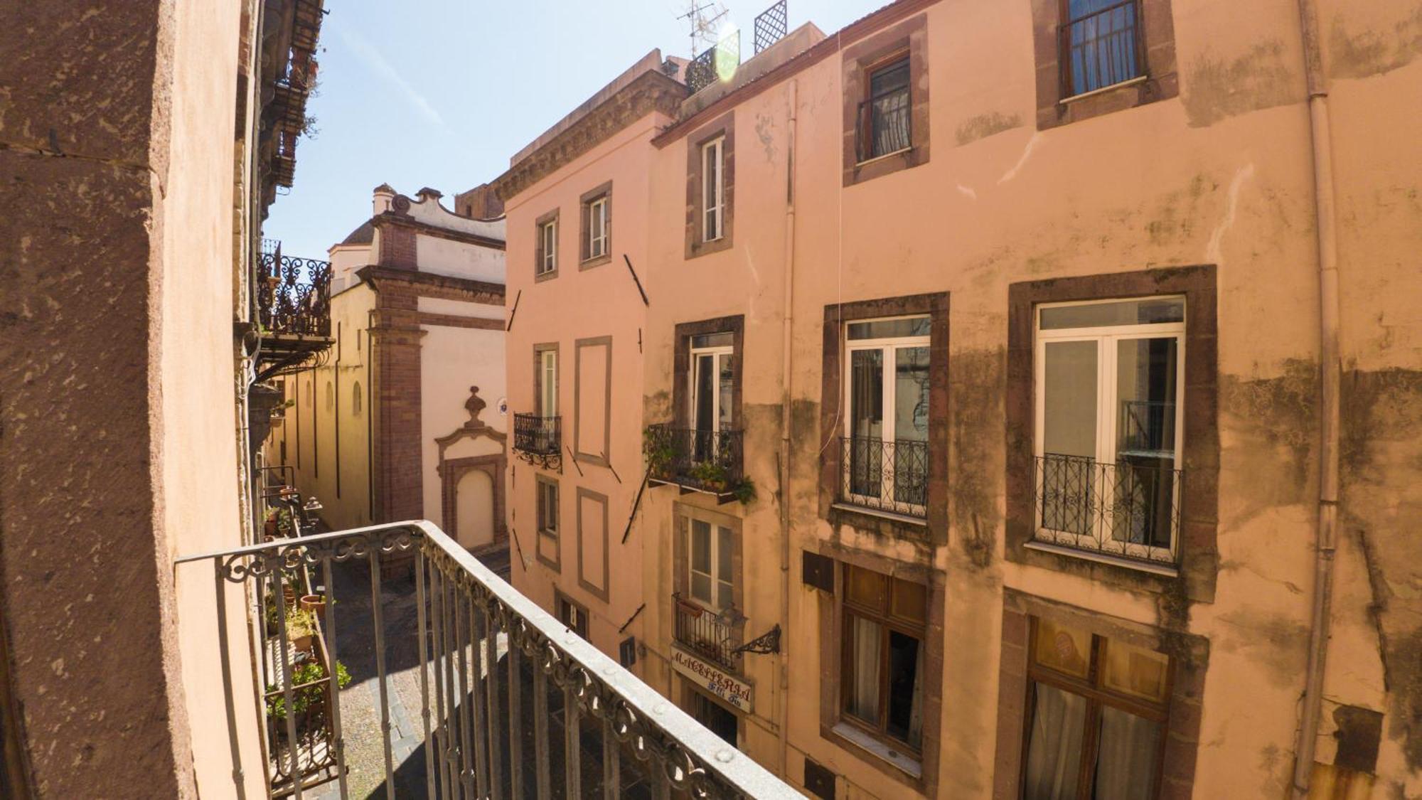 Sardinian Gallery Corso 博萨 客房 照片