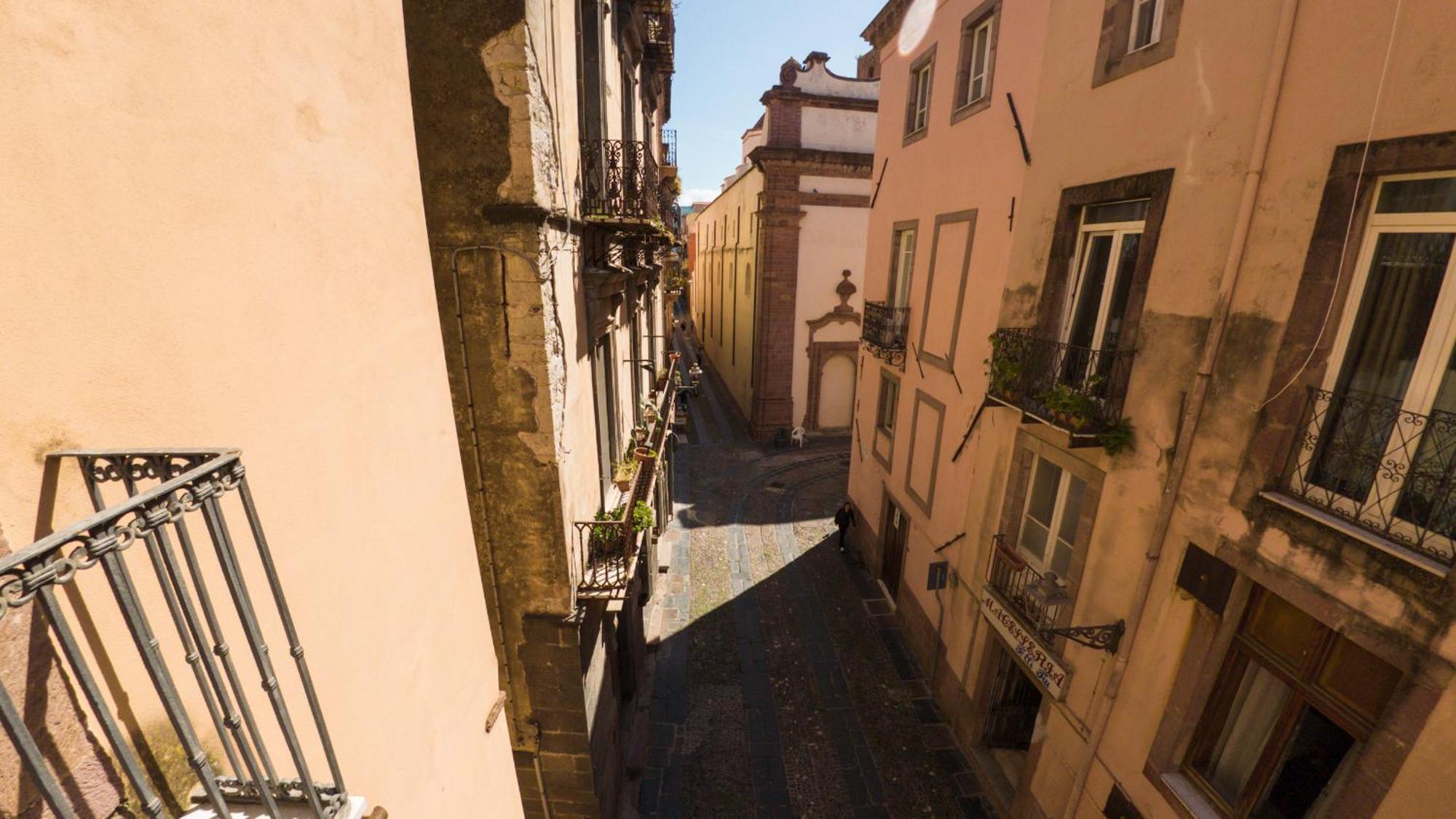 Sardinian Gallery Corso 博萨 客房 照片